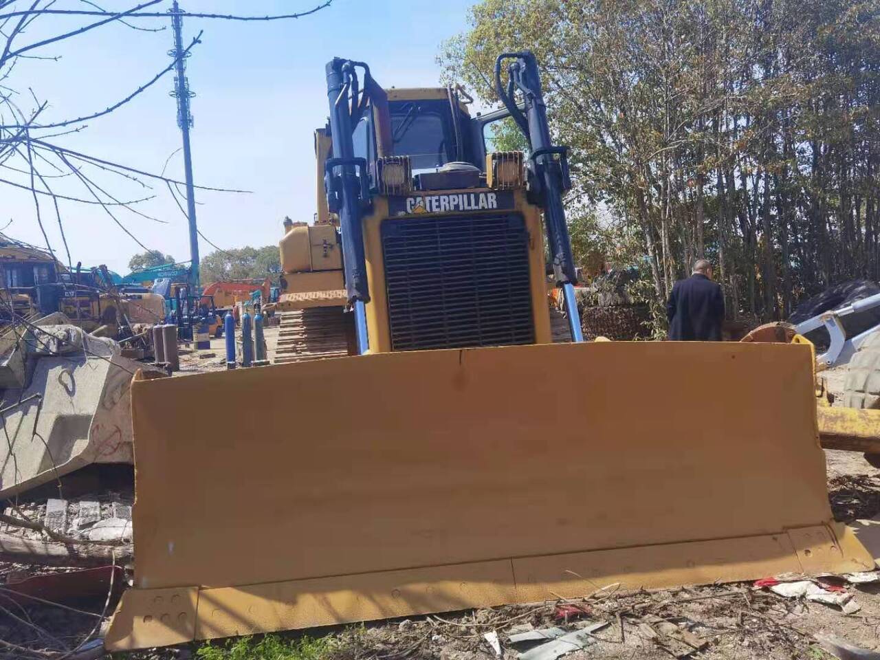 CATERPILLAR D6R Imported machine - Бульдозер: фото 1 CATERPILLAR D6R Imported machine - Бульдозер: фото 1