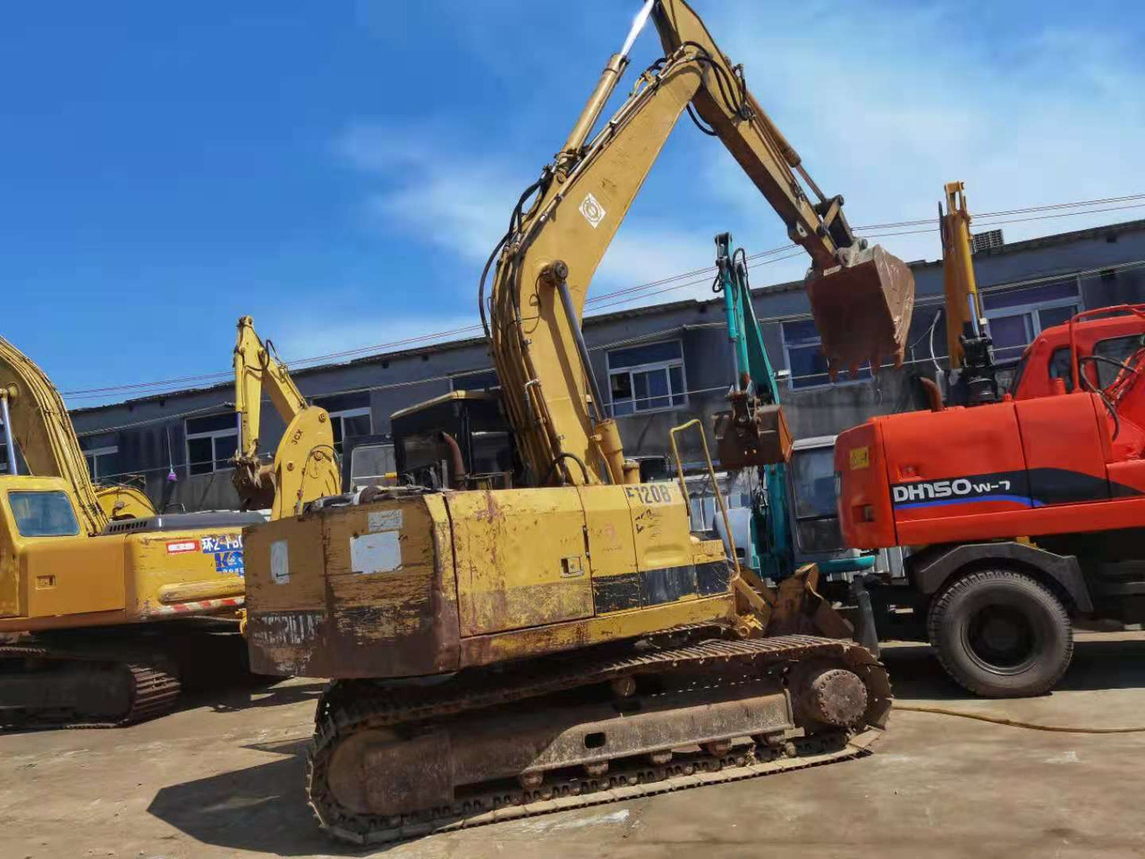 CATERPILLAR E120B - Екскаватор: фото 1 CATERPILLAR E120B - Екскаватор: фото 1