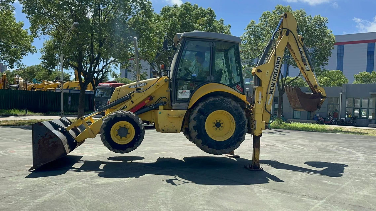 CNH LB95B-4PT - Екскаватор-навантажувач: фото 4 CNH LB95B-4PT - Екскаватор-навантажувач: фото 4