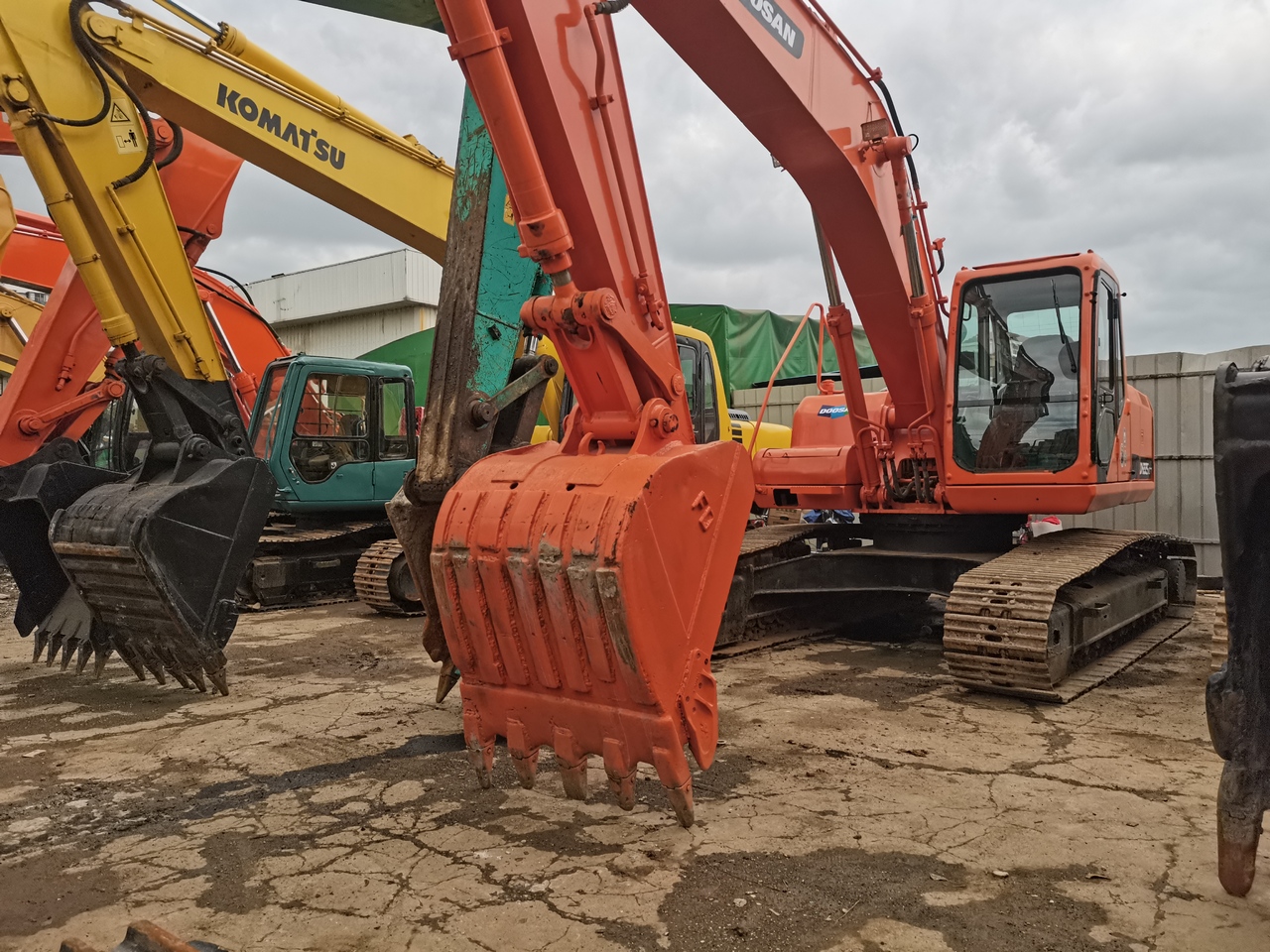 DOOSAN DH225LC-7 - Гусеничний екскаватор: фото 3 DOOSAN DH225LC-7 - Гусеничний екскаватор: фото 3