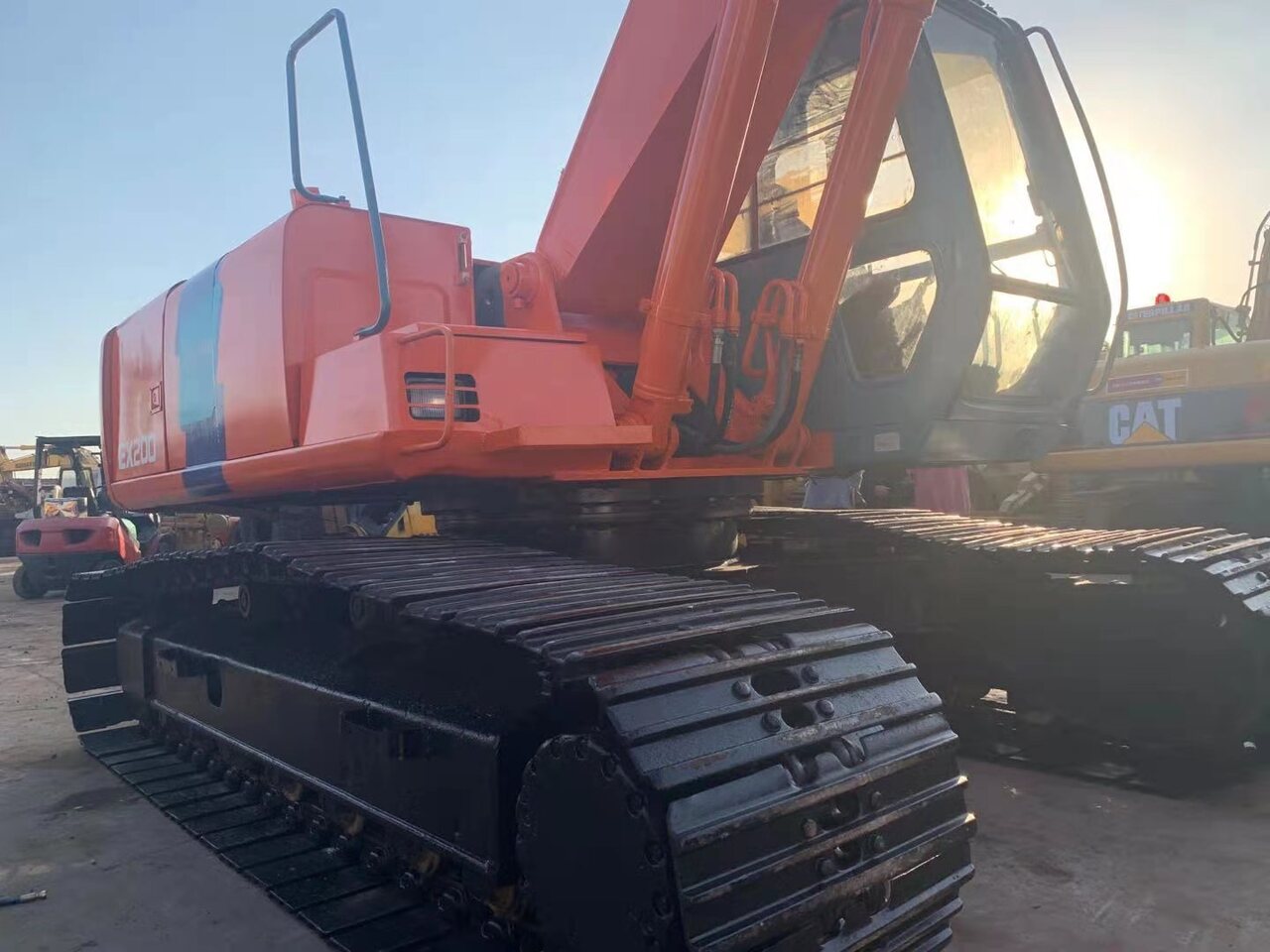 HITACHI EX200-2 - Гусеничний екскаватор: фото 4 HITACHI EX200-2 - Гусеничний екскаватор: фото 4