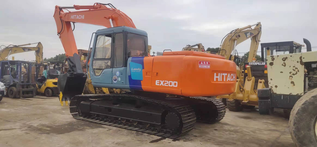 HITACHI EX200-2 - Гусеничний екскаватор: фото 1 HITACHI EX200-2 - Гусеничний екскаватор: фото 1