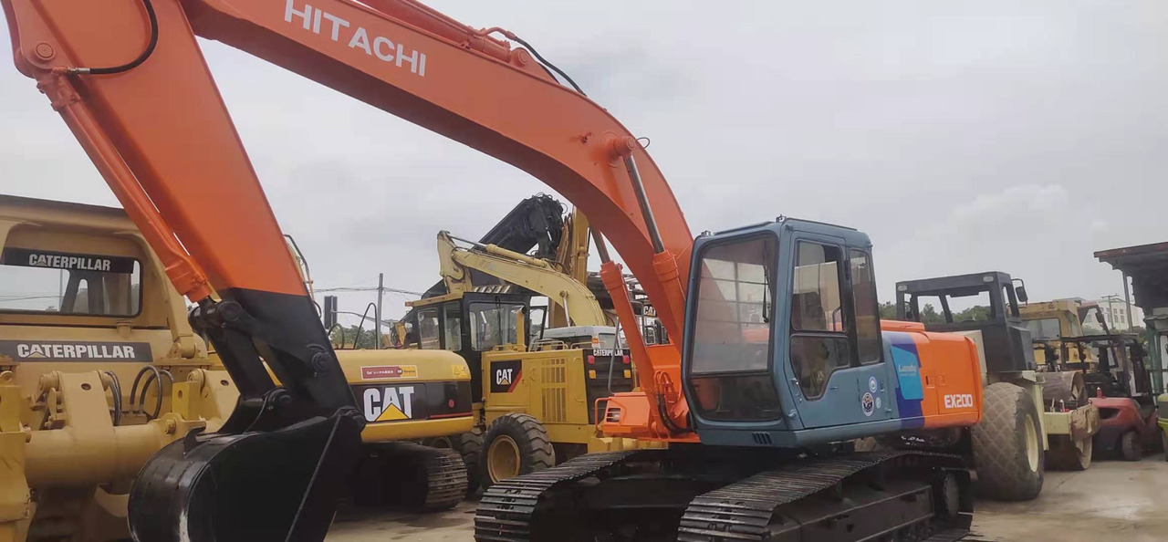 HITACHI EX200-2 - Гусеничний екскаватор: фото 3 HITACHI EX200-2 - Гусеничний екскаватор: фото 3
