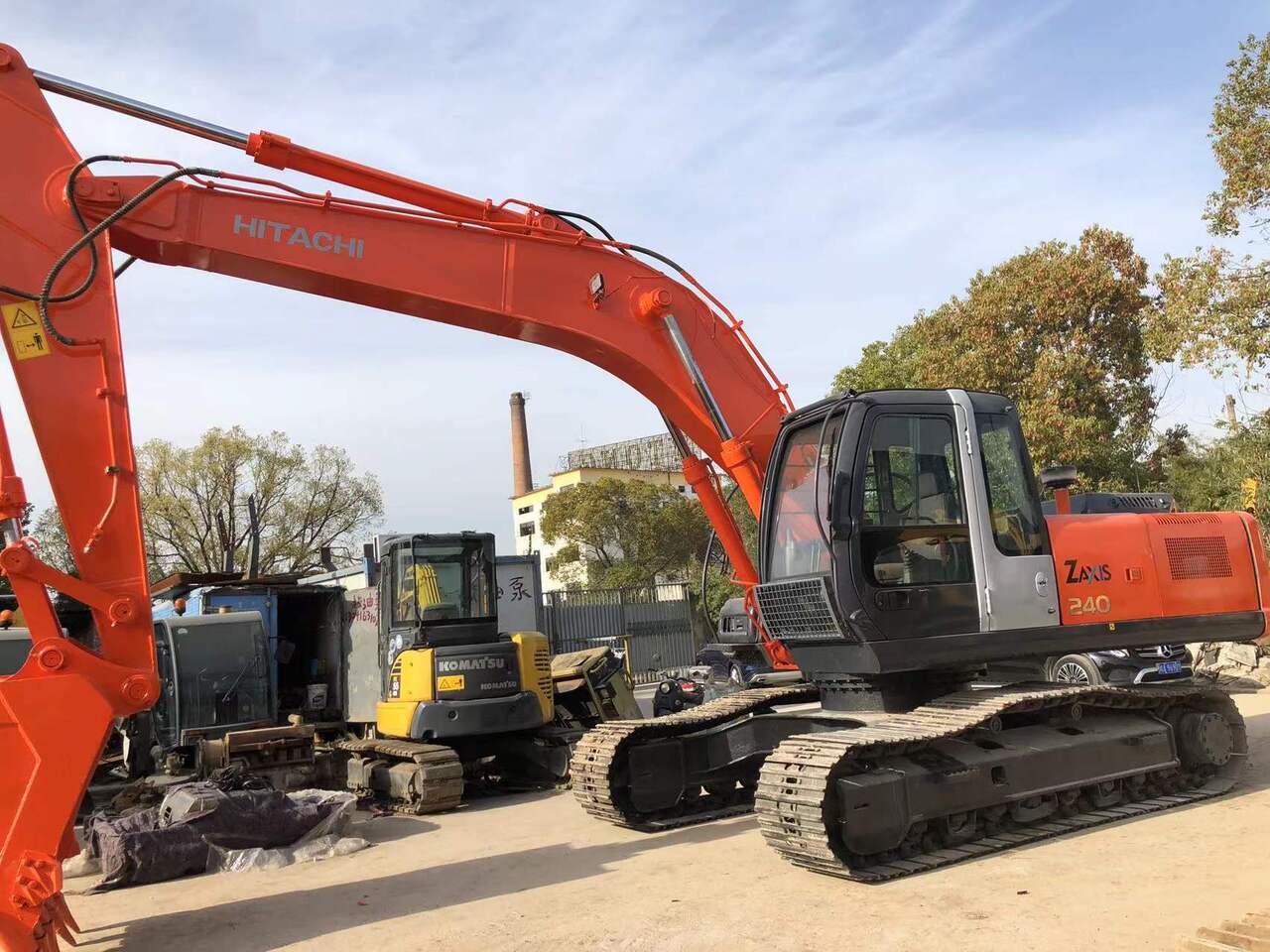 HITACHI ZX240 - Гусеничний екскаватор: фото 2 HITACHI ZX240 - Гусеничний екскаватор: фото 2