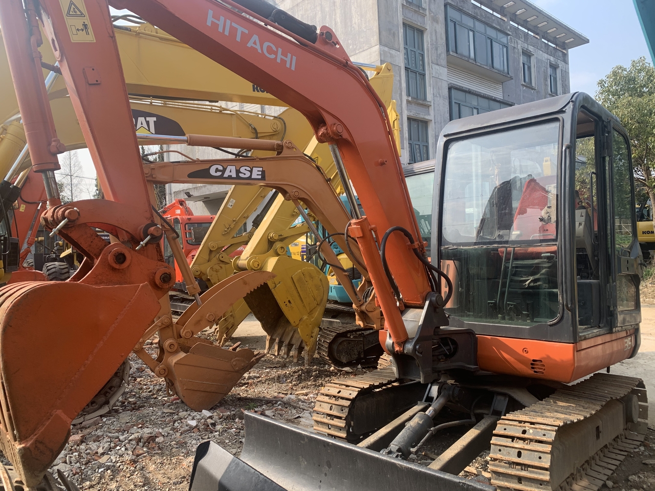 HITACHI ZX35U - Міні-екскаватор: фото 2 HITACHI ZX35U - Міні-екскаватор: фото 2