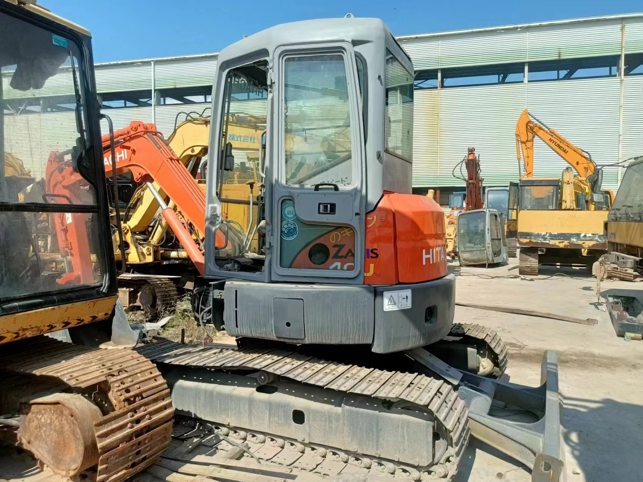 HITACHI ZX40U - Гусеничний екскаватор: фото 3 HITACHI ZX40U - Гусеничний екскаватор: фото 3