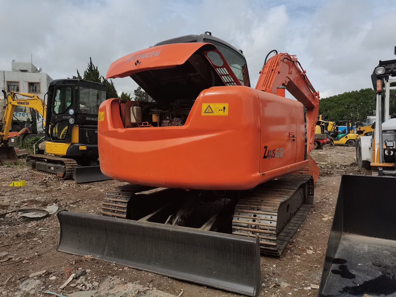 HITACHI ZX60-6 - Гусеничний екскаватор: фото 3 HITACHI ZX60-6 - Гусеничний екскаватор: фото 3