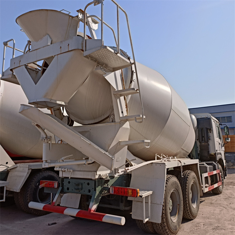 HOWO HOWO-mixer pump truck - Автобетононасос-змішувач: фото 5 HOWO HOWO-mixer pump truck - Автобетононасос-змішувач: фото 5