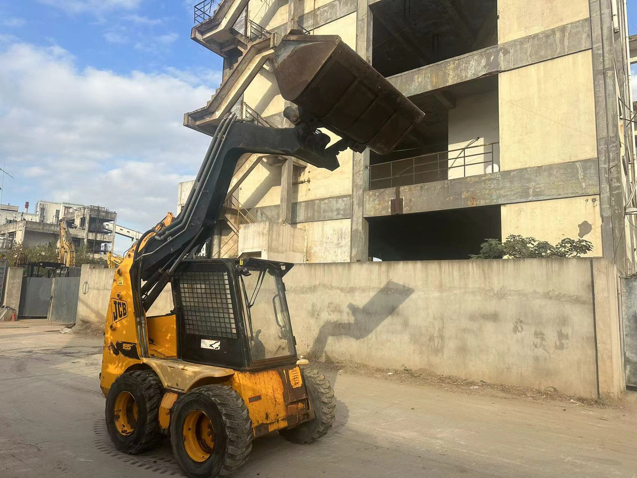 JCB 185 - Міні-навантажувач: фото 3 JCB 185 - Міні-навантажувач: фото 3