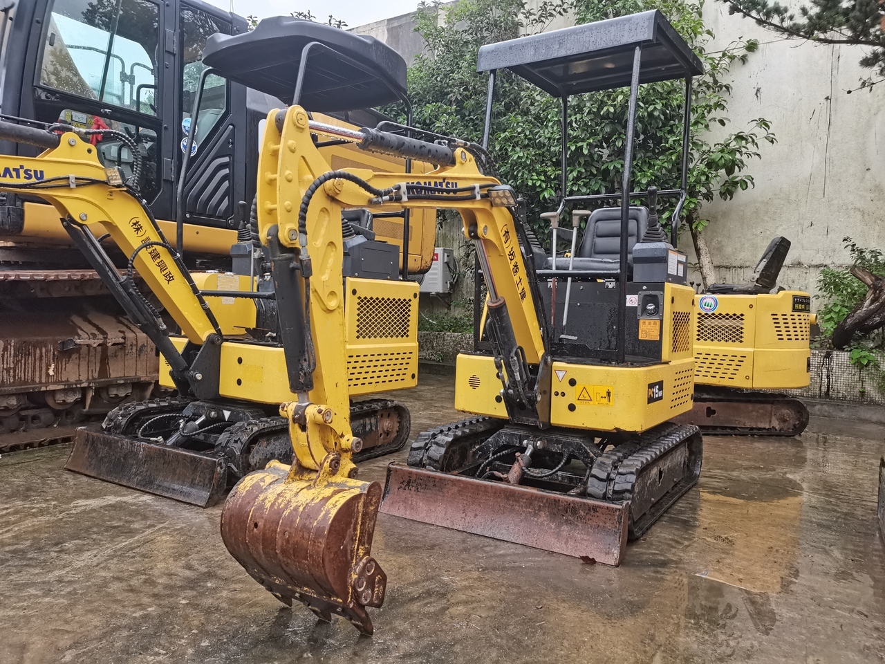 KOMATSU PC15MR - Міні-екскаватор: фото 1 KOMATSU PC15MR - Міні-екскаватор: фото 1