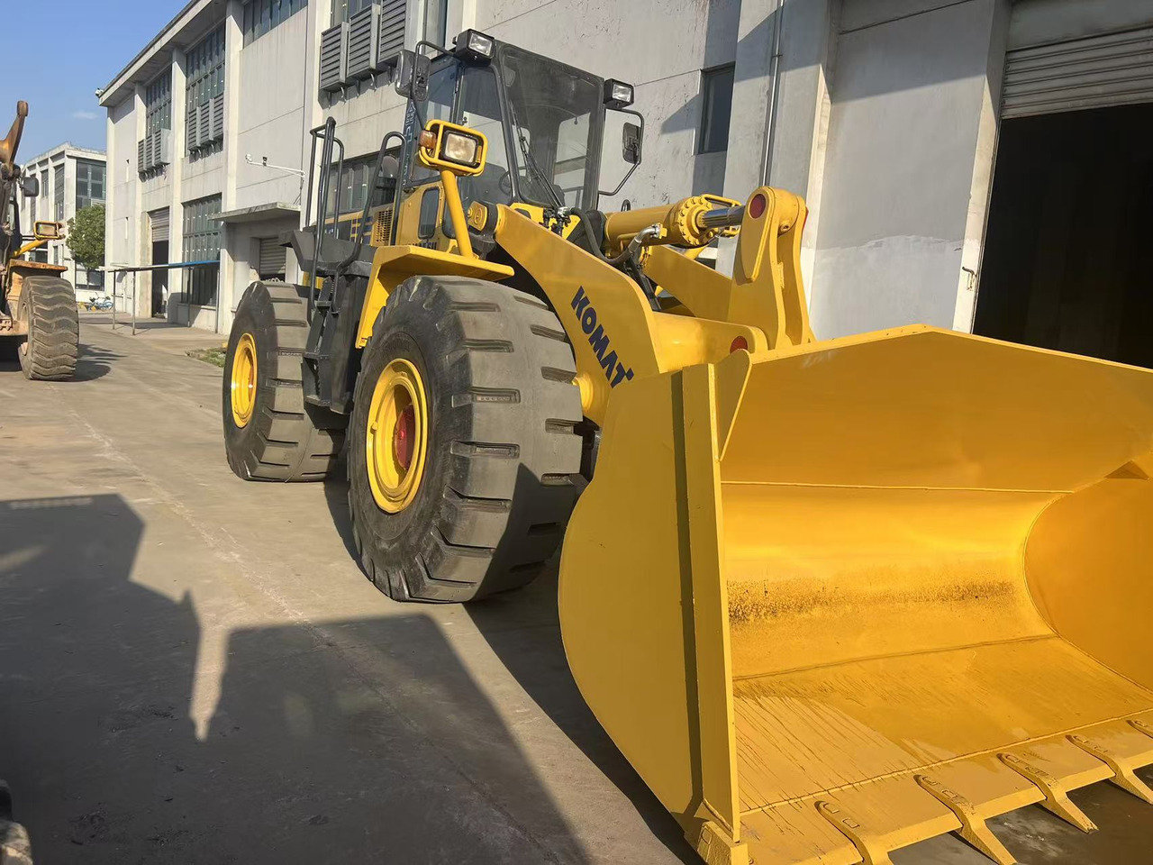 Komatsu WA470-3 - Колісний навантажувач: фото 2 Komatsu WA470-3 - Колісний навантажувач: фото 2