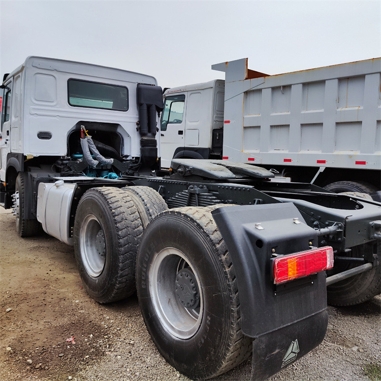 HOWO HOWO 6x4 375 tractor - Тягач: фото 3 HOWO HOWO 6x4 375 tractor - Тягач: фото 3