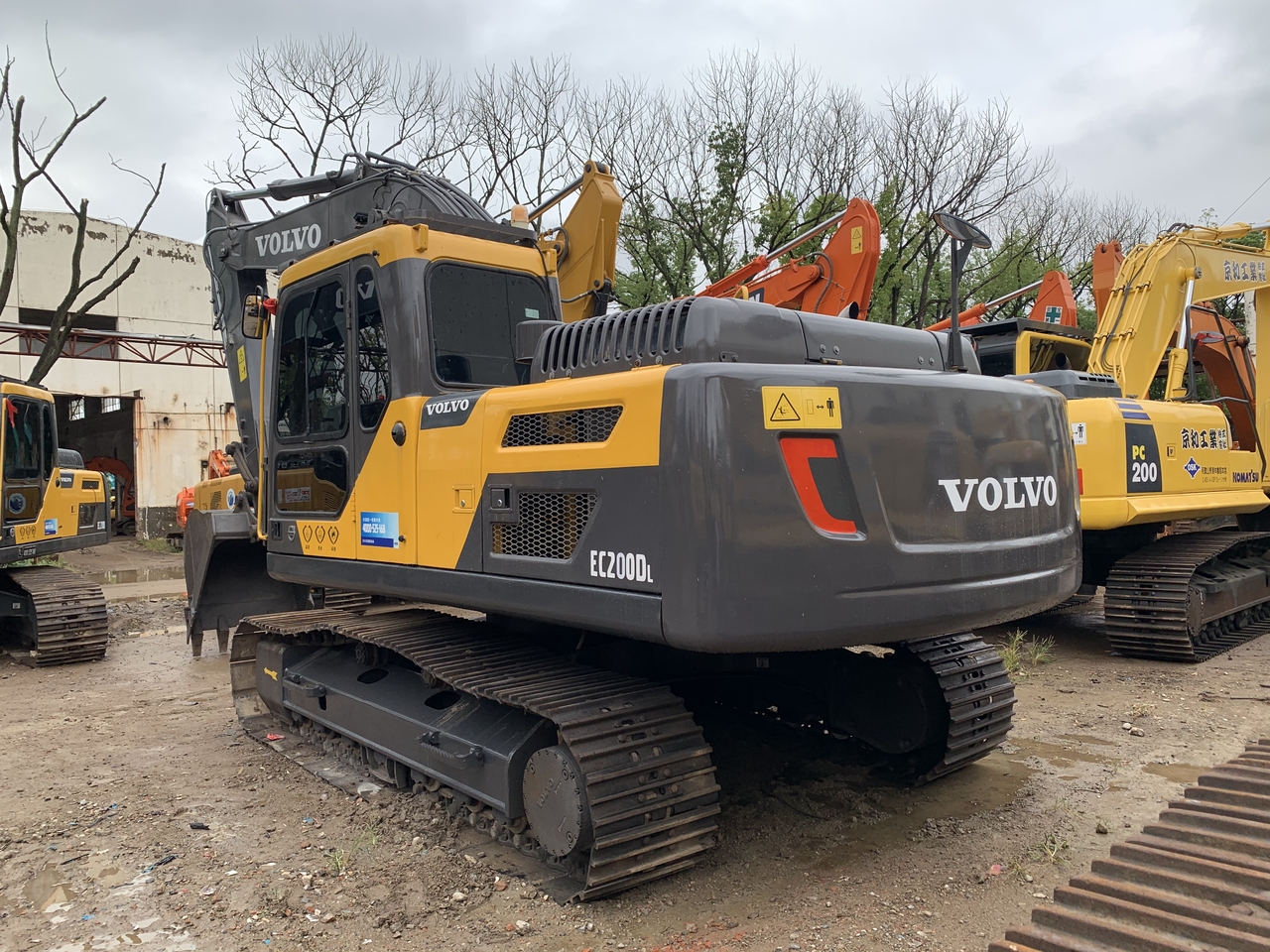 Гусеничний екскаватор VOLVO EC200DL: фото 6