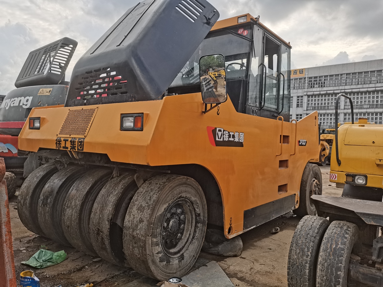 XCMG XP303 - Каток: фото 5 XCMG XP303 - Каток: фото 5