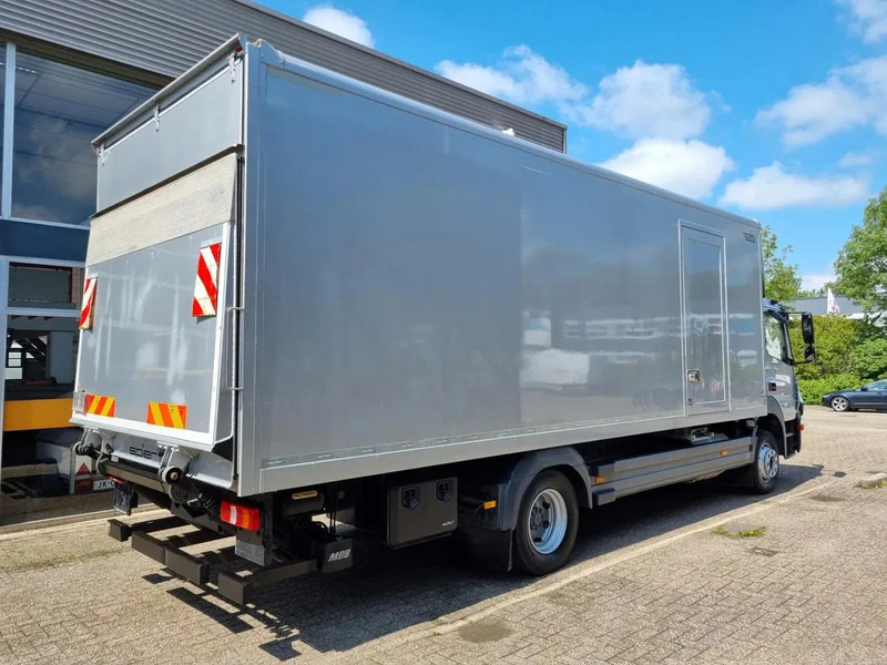 Mercedes-Benz Atego 1218 Koffer/ Ladebordwand/ Airco/ Grau Metallic - Вантажівка з закритим кузовом: фото 3 Mercedes-Benz Atego 1218 Koffer/ Ladebordwand/ Airco/ Grau Metallic - Вантажівка з закритим кузовом: фото 3