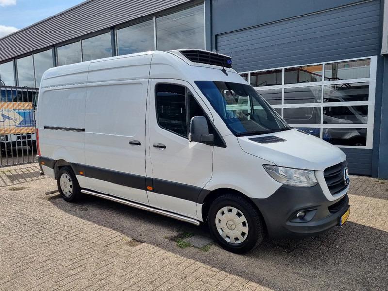 Mercedes-Benz Sprinter 316 CDI Koelwagen Carrier Xarios 350 st 230V +20C/-20C Euro 6 - Фургон-рефрижератор: фото 1 Mercedes-Benz Sprinter 316 CDI Koelwagen Carrier Xarios 350 st 230V +20C/-20C Euro 6 - Фургон-рефрижератор: фото 1