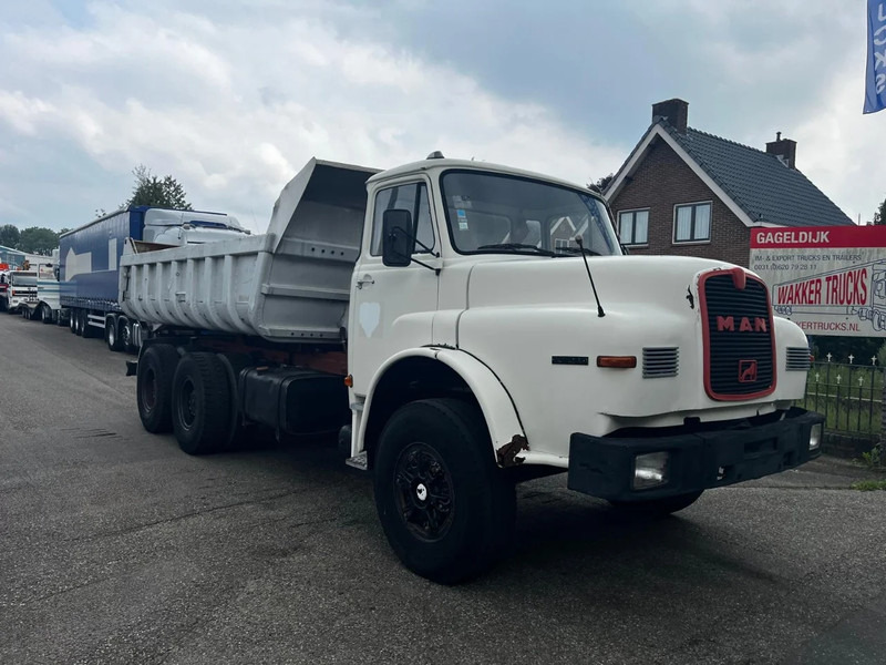 MAN 32.240 6x4 FULL STEEL SPRING KIPPER MANUAL GEARBOX - Самоскид вантажівка: фото 2 MAN 32.240 6x4 FULL STEEL SPRING KIPPER MANUAL GEARBOX - Самоскид вантажівка: фото 2