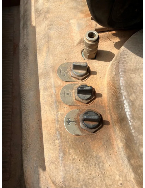 Самоскид вантажівка Mercedes-Benz SK 2628 6X4 FULL STEEL SPRING KIPPER MANUAL GEARBOX: фото 19