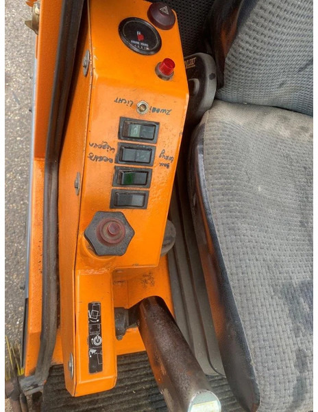 Nilfisk MFH2200 SWEEPER MFH 2200 CLEANER - Промислова підмітальна машина: фото 5 Nilfisk MFH2200 SWEEPER MFH 2200 CLEANER - Промислова підмітальна машина: фото 5