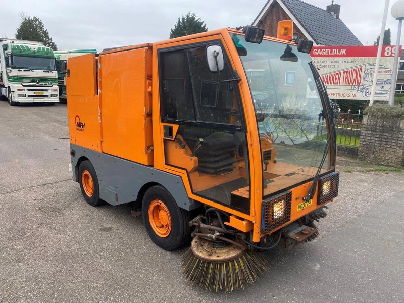 Nilfisk MFH2200 SWEEPER MFH 2200 CLEANER - Промислова підмітальна машина: фото 3 Nilfisk MFH2200 SWEEPER MFH 2200 CLEANER - Промислова підмітальна машина: фото 3