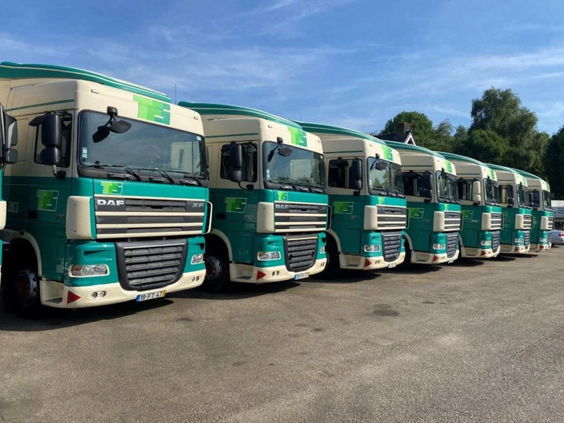 DAF XF 105.410 4 PIECES AVAILABLE - Тягач: фото 2 DAF XF 105.410 4 PIECES AVAILABLE - Тягач: фото 2