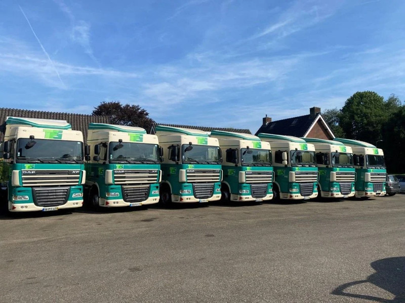 DAF XF 105.410 4 PIECES AVAILABLE - Тягач: фото 1 DAF XF 105.410 4 PIECES AVAILABLE - Тягач: фото 1