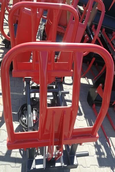 METAL-TECHNIK New Rundballenzange/ Bale clamp/ Chwytak do bel - Грейфер в категорії Сільськогосподарська техніка: фото 2 METAL-TECHNIK New Rundballenzange/ Bale clamp/ Chwytak do bel - Грейфер в категорії Сільськогосподарська техніка: фото 2