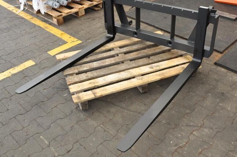 METAL-TECHNIK Paleciak / Frame with pallet forks - Вила в категорії Вантажівки: фото 2 METAL-TECHNIK Paleciak / Frame with pallet forks - Вила в категорії Вантажівки: фото 2