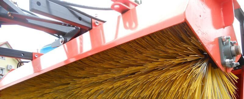 METAL-TECHNIK Zamiatarka 2m/ New Sweeper / Barredora de 2 m - Щітка дорожня в категорії Підмітально-прибиральні машини: фото 2 METAL-TECHNIK Zamiatarka 2m/ New Sweeper / Barredora de 2 m - Щітка дорожня в категорії Підмітально-прибиральні машини: фото 2