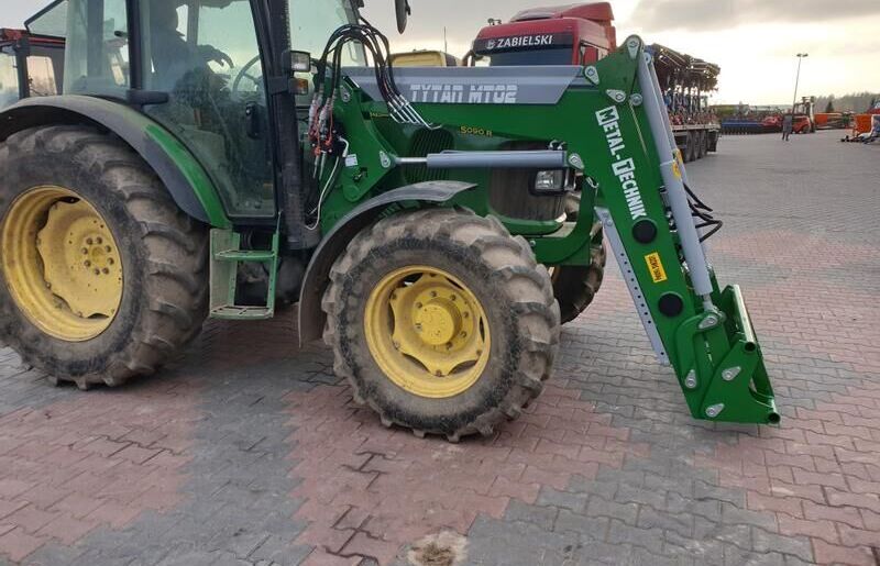 Metal-Technik Frontlader für John Deere 6620 / Ładowacz czołowy do John Deere - Фронтальний навантажувач для трактора: фото 2 Metal-Technik Frontlader für John Deere 6620 / Ładowacz czołowy do John Deere - Фронтальний навантажувач для трактора: фото 2