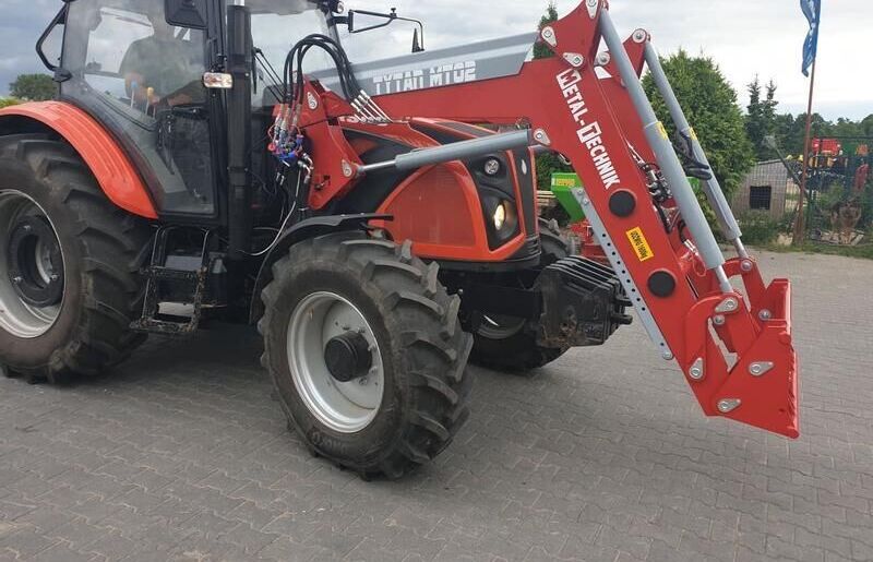 Metal-Technik Frontlader für Ursus 1224 / Ładowacz czołowy do Ursus 1224 - Фронтальний навантажувач для трактора: фото 1 Metal-Technik Frontlader für Ursus 1224 / Ładowacz czołowy do Ursus 1224 - Фронтальний навантажувач для трактора: фото 1