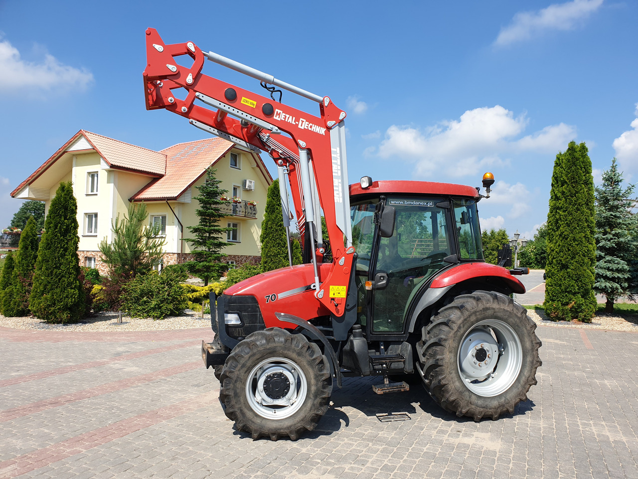Metal-Technik Ładowacz czołowy do CASE FARMALL - Фронтальний навантажувач для трактора в категорії Трактори: фото 1 Metal-Technik Ładowacz czołowy do CASE FARMALL - Фронтальний навантажувач для трактора в категорії Трактори: фото 1