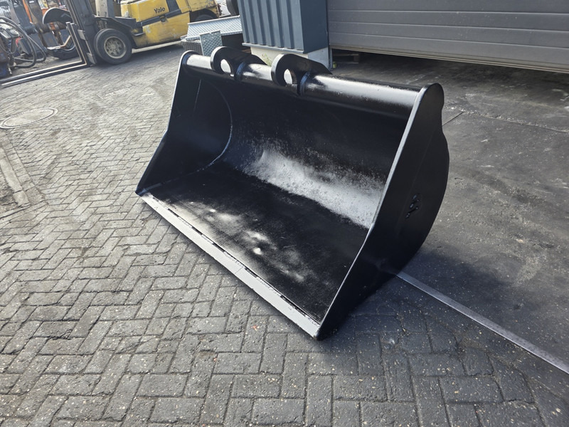 Slotenbak cw40 brede bak cw 40 slotenbak cw 40 brede bak cw 40 - Ківш в категорії Будівельна техніка: фото 3 Slotenbak cw40 brede bak cw 40 slotenbak cw 40 brede bak cw 40 - Ківш в категорії Будівельна техніка: фото 3
