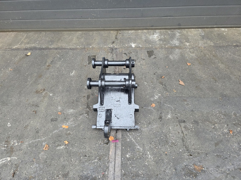 Snelwissel cw 10 mechanisch coupler verachtert cw 10 snelwissel - Зчіпний пристрій в категорії Будівельна техніка: фото 1 Snelwissel cw 10 mechanisch coupler verachtert cw 10 snelwissel - Зчіпний пристрій в категорії Будівельна техніка: фото 1