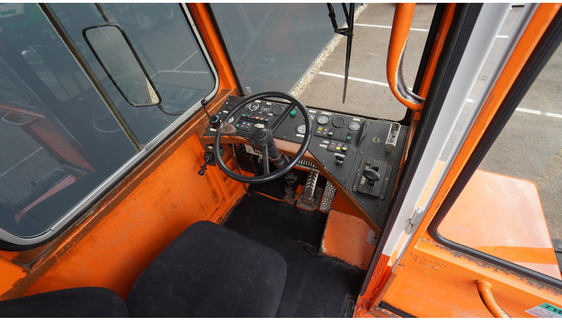 Terberg YT SL 1020 - Будівельна техніка: фото 5 Terberg YT SL 1020 - Будівельна техніка: фото 5