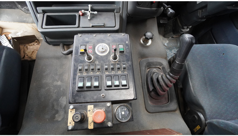 DAF 65.180 ATI STREET SWEPER RH DRIVE MANUAL GARBOX 96.000KM - Підмітально-прибиральна машина: фото 5 DAF 65.180 ATI STREET SWEPER RH DRIVE MANUAL GARBOX 96.000KM - Підмітально-прибиральна машина: фото 5