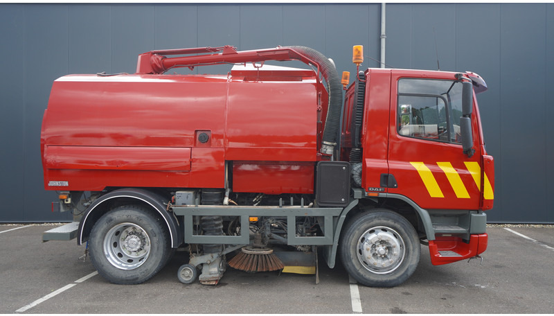 DAF 65.180 ATI STREET SWEPER RH DRIVE MANUAL GARBOX 96.000KM - Підмітально-прибиральна машина: фото 2 DAF 65.180 ATI STREET SWEPER RH DRIVE MANUAL GARBOX 96.000KM - Підмітально-прибиральна машина: фото 2