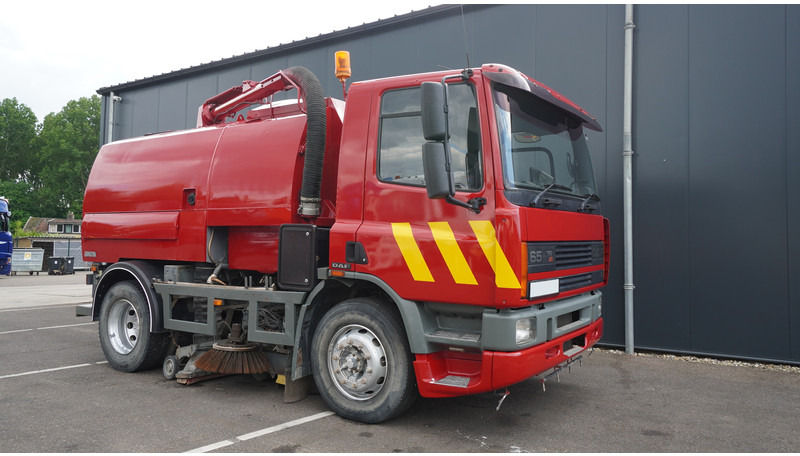 DAF 65.180 ATI STREET SWEPER RH DRIVE MANUAL GARBOX 96.000KM - Підмітально-прибиральна машина: фото 4 DAF 65.180 ATI STREET SWEPER RH DRIVE MANUAL GARBOX 96.000KM - Підмітально-прибиральна машина: фото 4