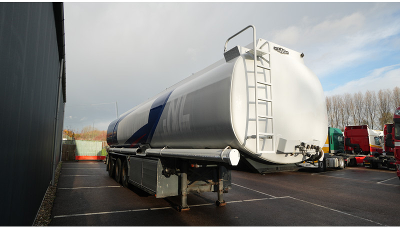 LAG 3 AXLE ADR FUEL TANK TRAILER 45.000ltr - Напівпричіп цистерна: фото 3 LAG 3 AXLE ADR FUEL TANK TRAILER 45.000ltr - Напівпричіп цистерна: фото 3