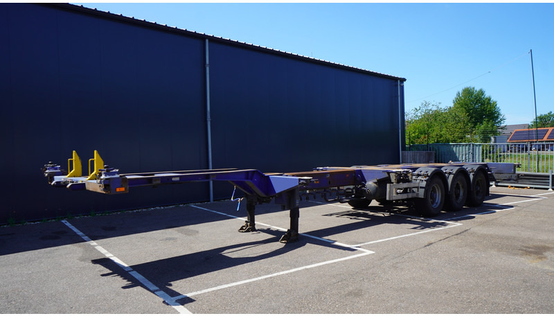 Pacton 3 AXLE CONTAINER TRANSPORT TRAILER EXTENDABLE 45 FT - Контейнеровоз/ Змінний кузов напівпричіп: фото 2 Pacton 3 AXLE CONTAINER TRANSPORT TRAILER EXTENDABLE 45 FT - Контейнеровоз/ Змінний кузов напівпричіп: фото 2