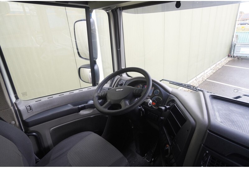 DAF XF 105.460 FT SPACECAB RETARDER PTO - Тягач: фото 5 DAF XF 105.460 FT SPACECAB RETARDER PTO - Тягач: фото 5