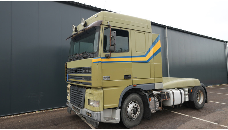 DAF XF 95.430 EURO 3 MANUAL GEARBOX - Тягач: фото 3 DAF XF 95.430 EURO 3 MANUAL GEARBOX - Тягач: фото 3