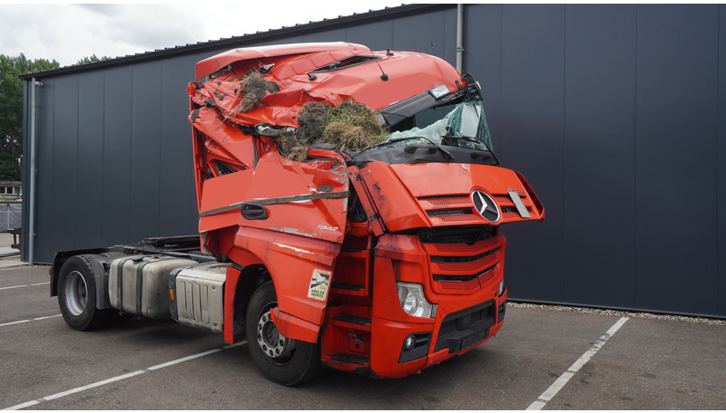 Mercedes-Benz ACTROS 1942 DAMAGED VEHICLE - Тягач: фото 2 Mercedes-Benz ACTROS 1942 DAMAGED VEHICLE - Тягач: фото 2
