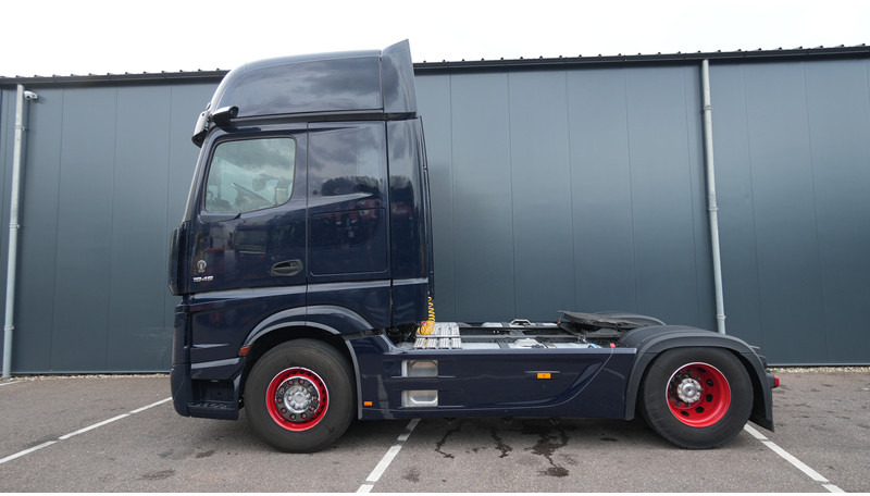 Mercedes-Benz ACTROS 1945 GIGASPACE 709.200KM - Тягач: фото 1 Mercedes-Benz ACTROS 1945 GIGASPACE 709.200KM - Тягач: фото 1