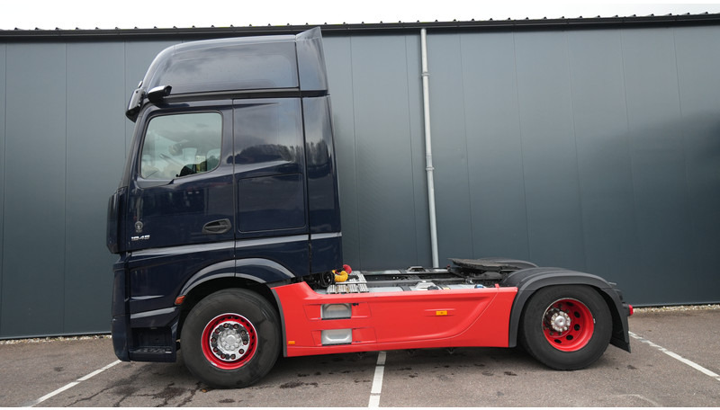 Mercedes-Benz ACTROS 1945 GIGASPACE 727.600KM - Тягач: фото 1 Mercedes-Benz ACTROS 1945 GIGASPACE 727.600KM - Тягач: фото 1