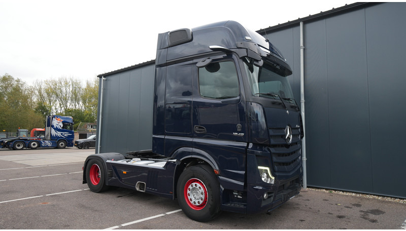 Mercedes-Benz ACTROS 1945 GIGASPACE 728.200KM - Тягач: фото 4 Mercedes-Benz ACTROS 1945 GIGASPACE 728.200KM - Тягач: фото 4