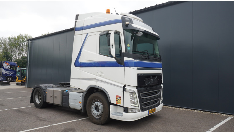 Volvo FH 420 ADR EURO 6 GLOBETROTTER - Тягач: фото 4 Volvo FH 420 ADR EURO 6 GLOBETROTTER - Тягач: фото 4