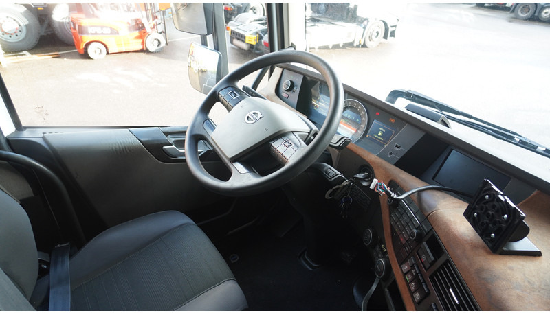 Volvo FH 420 EURO 6 GLOBETROTTER - Тягач: фото 5 Volvo FH 420 EURO 6 GLOBETROTTER - Тягач: фото 5