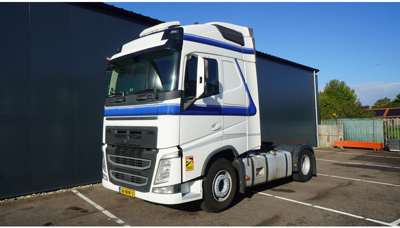 Volvo FH 420 EURO 6 GLOBETROTTER WITH TRS - Тягач: фото 3 Volvo FH 420 EURO 6 GLOBETROTTER WITH TRS - Тягач: фото 3