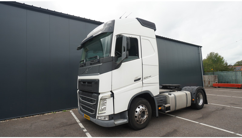 Volvo FH 420 GLOBETROTTER EURO 6 - Тягач: фото 3 Volvo FH 420 GLOBETROTTER EURO 6 - Тягач: фото 3